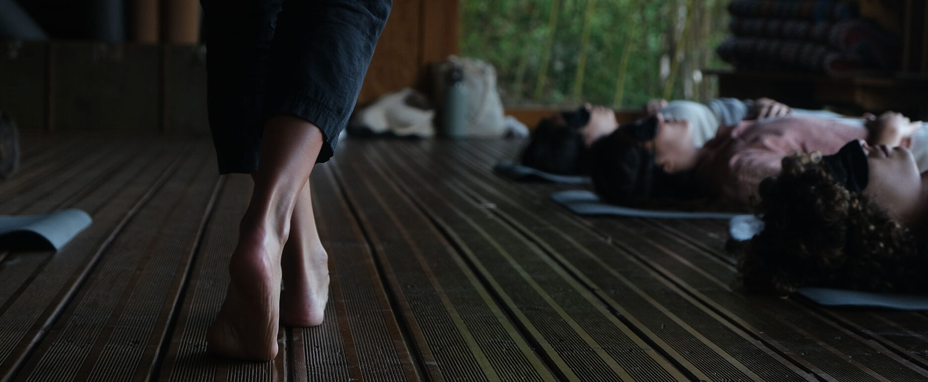 foot-walking-yoga-retreat